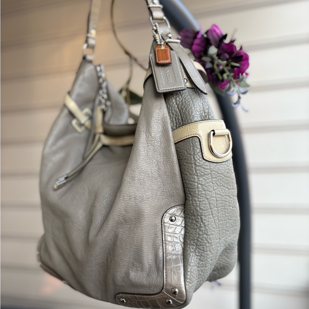 RARE Coach Pinnacle Allie Hobo | 18665 | Pinnacle Collection | 2 Hangtags | EUC - Picture 3 of 16